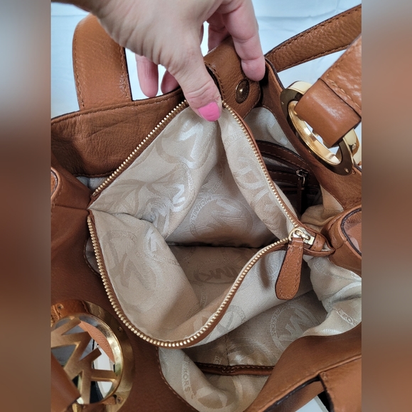 Michael Kors caramel colour leather shoulder bag - Picture 8 of 10